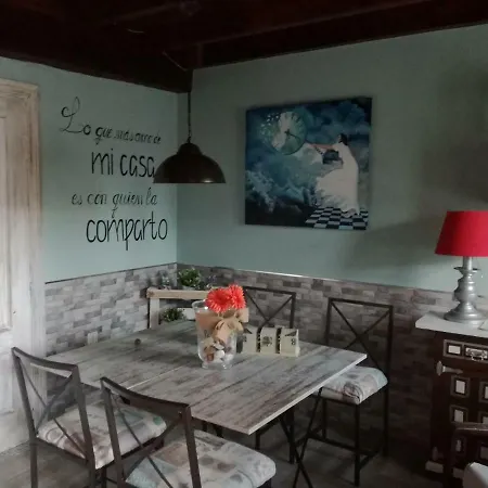 Castellanos Homestay Isla